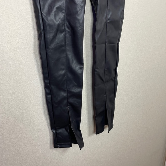 Forever 21 Faux Leather Pants Size XS - Picture 9 of 11